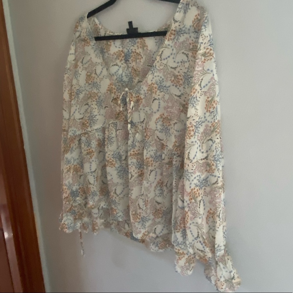 Mod Lusive Flattering Blouse - image 1